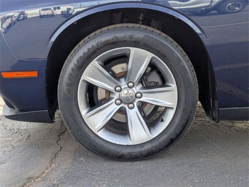 Used 2016 Dodge Challenger SXT image 12