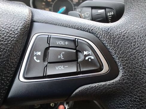 Used 2017 Ford Escape SE w/ SE Cold Weather Package FWD image 15