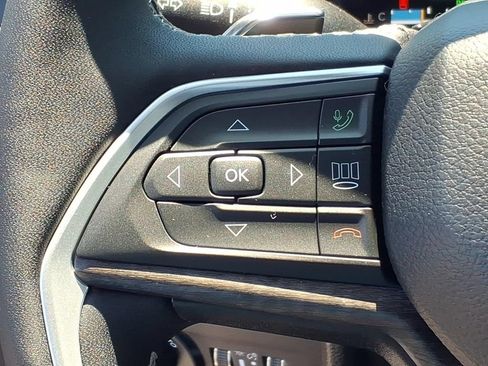 Used 2023 Jeep Grand Cherokee 30th Anniversary AWD/4WD image 12