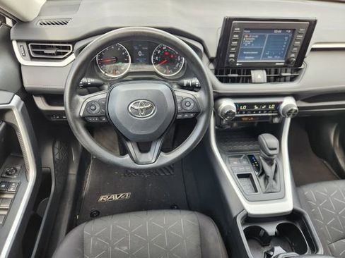 Used 2021 Toyota RAV4 XLE w/ Convenience Package FWD image 26