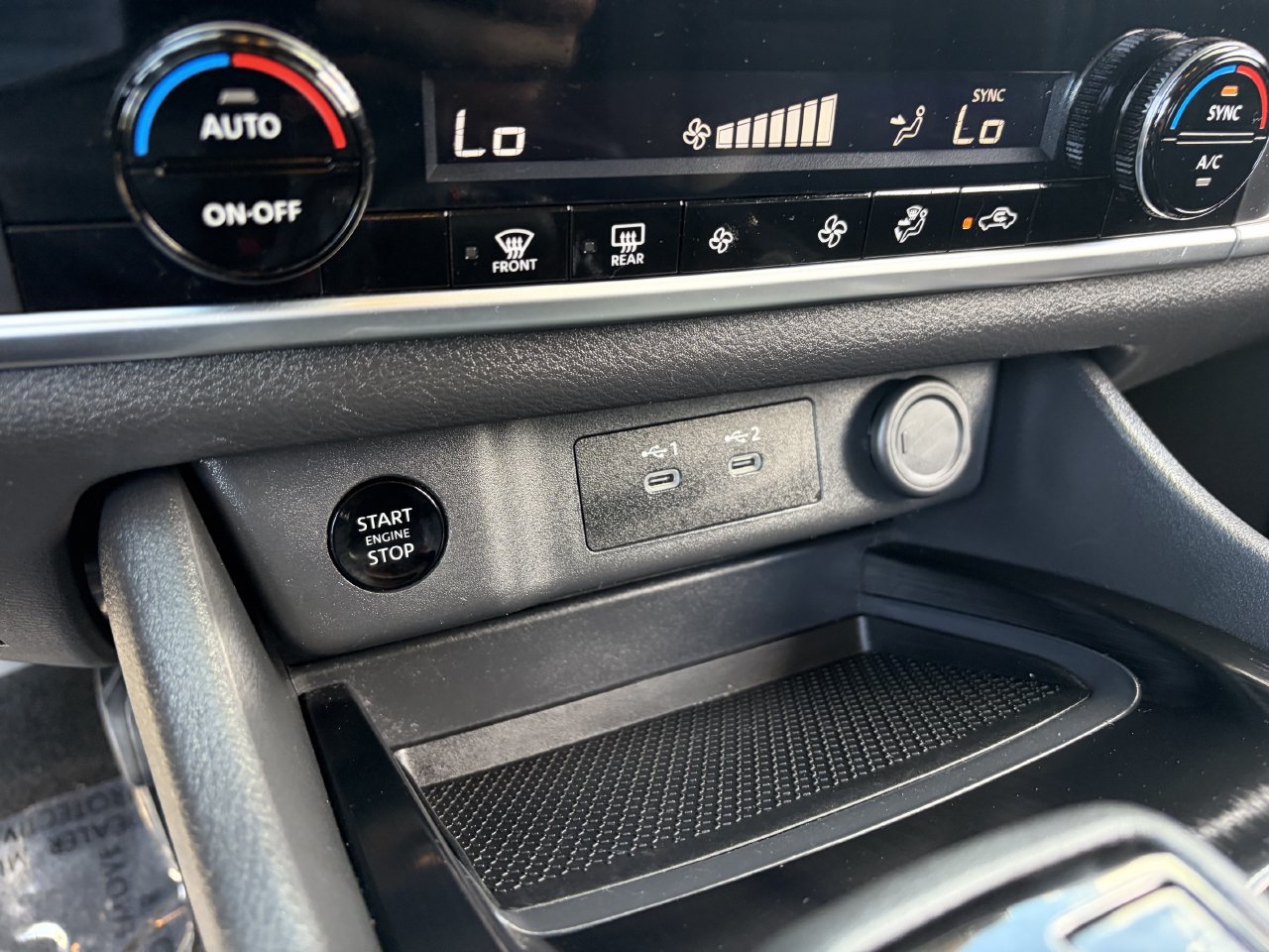 Certified 2025 Nissan Rogue SV FWD image 28