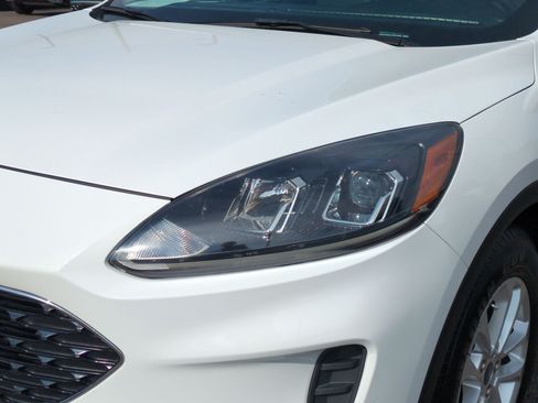 Used 2020 Ford Escape SE FWD image 9