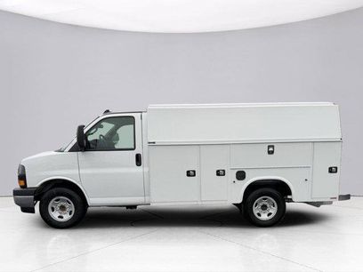 New 2025 GMC Savana 3500 w/ Power Convenience Package