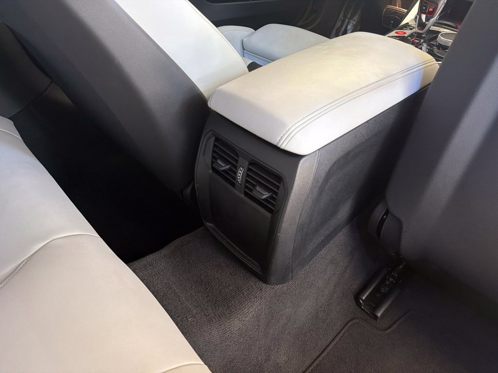 Used 2025 BMW M4 Competition RWD image 34