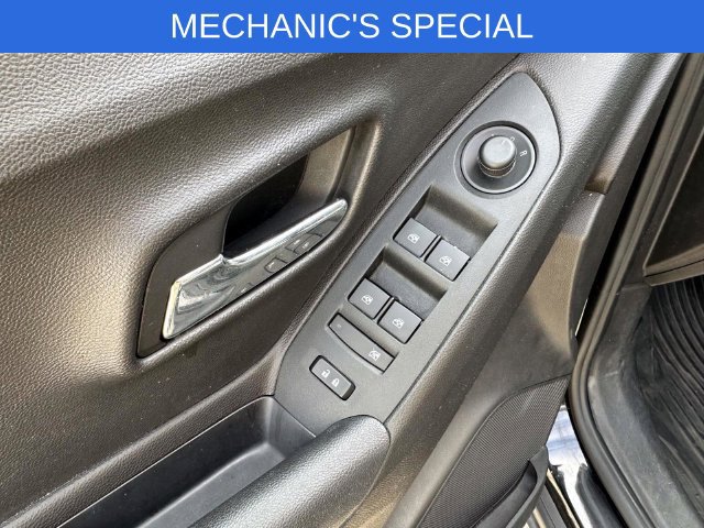 Used 2018 Chevrolet Trax LT w/ Redline Edition AWD/4WD image 13