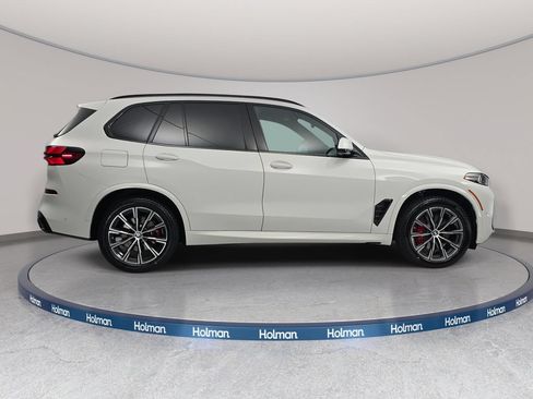 New 2026 BMW X5 xDrive40i w/ M Sport Package AWD/4WD image 4