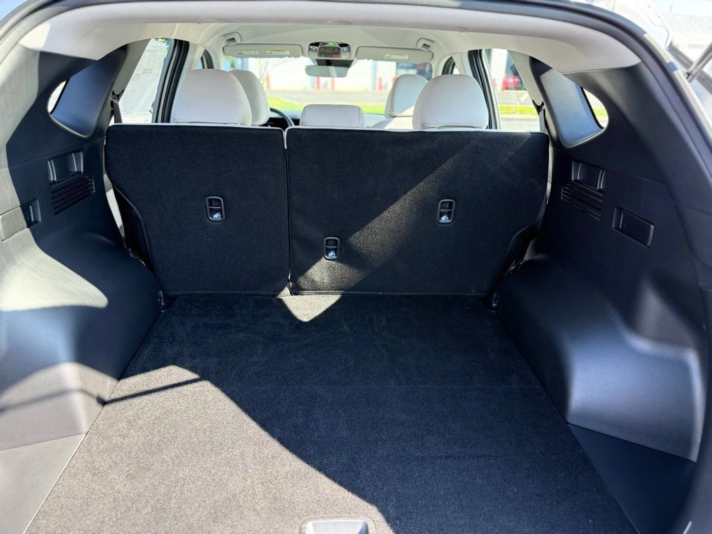 New 2025 Hyundai Tucson SE FWD image 12