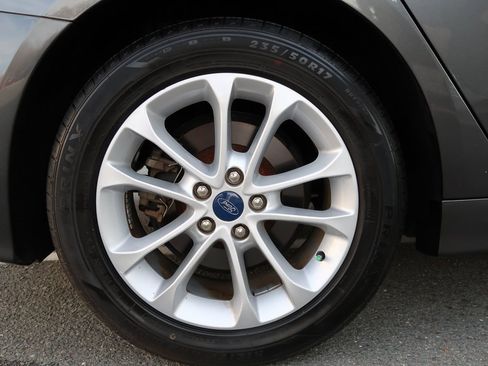 Used 2020 Ford Fusion SE image 39