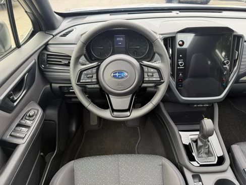 Used 2025 Subaru Forester Premium AWD/4WD image 24