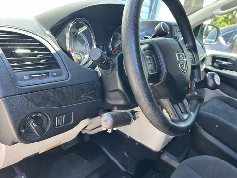 Used 2014 Dodge Grand Caravan SE w/ Quick Order Package 29E SE FWD image 21