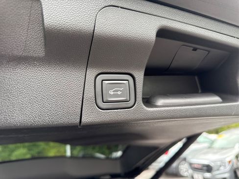 Used 2023 GMC Acadia AT4 image 14