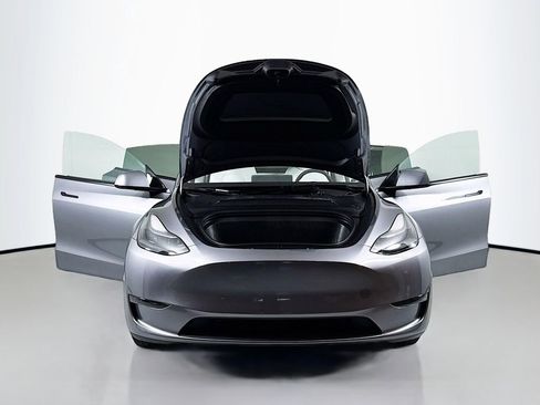 Used 2024 Tesla Model Y Long Range AWD/4WD image 31