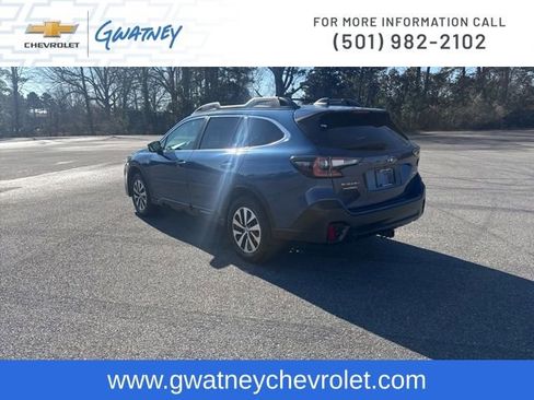 Used 2022 Subaru Outback Premium image 7
