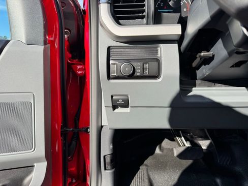 New 2026 Ford F250 XL w/ XL Chrome Package image 12
