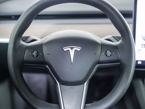 Used 2024 Tesla Model Y Performance image 15