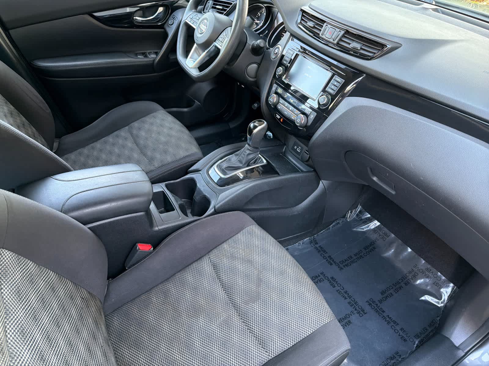 Used 2020 Nissan Rogue Sport SV FWD image 16