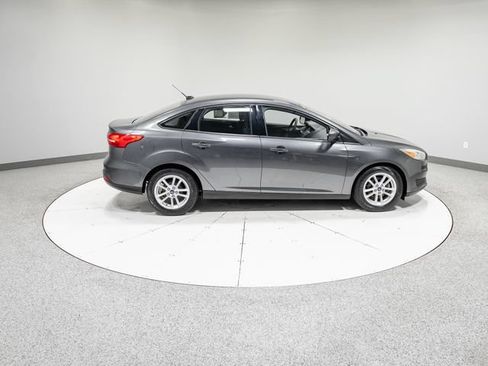 Used 2018 Ford Focus SE FWD image 28