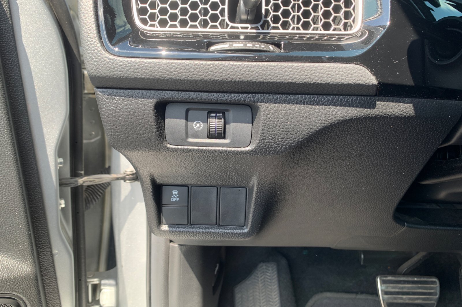 Certified 2025 Honda Civic Sport image 32