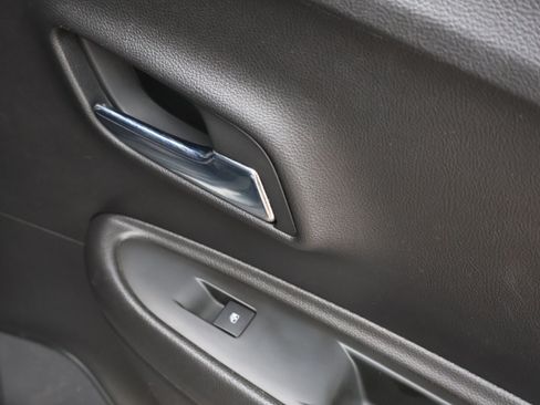 Used 2018 Chevrolet Trax LT w/ LT Convenience Package FWD image 13