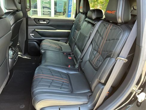 Used 2025 Nissan Armada PRO-4X w/ Pro-4X Premium Package AWD/4WD image 18