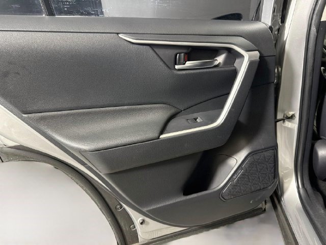 Used 2019 Toyota RAV4 XLE Premium FWD image 20