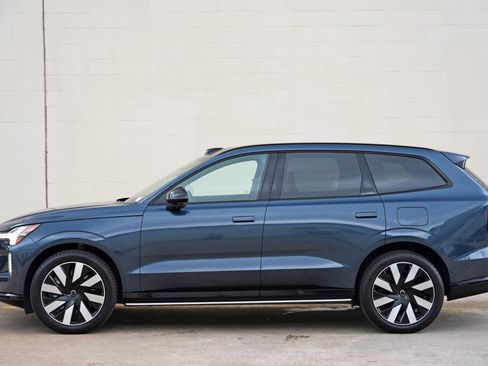 Used 2025 Volvo EX90 Ultra AWD/4WD image 49