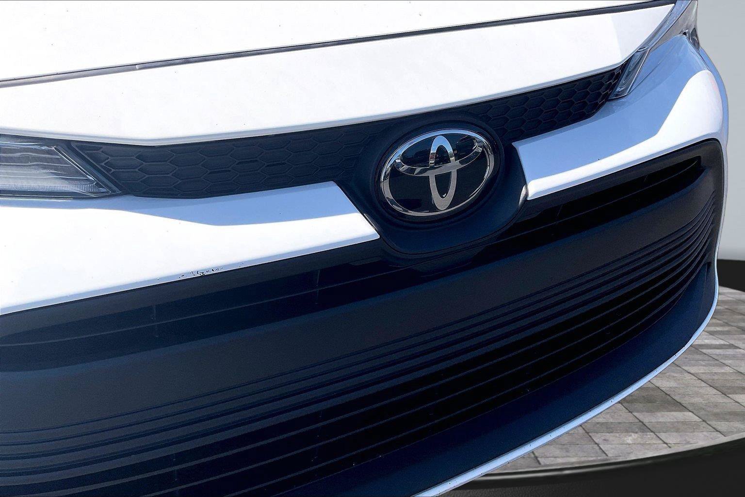 Used 2024 Toyota Corolla LE FWD image 28