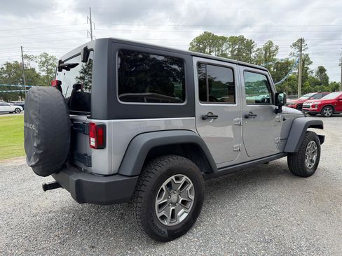 Used 2018 Jeep Wrangler Unlimited Rubicon w/ Connectivity Group AWD/4WD image 5