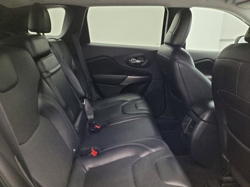 Used 2019 Jeep Cherokee Limited FWD image 19