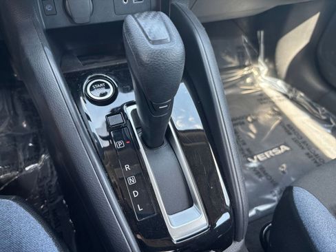 Used 2025 Nissan Versa SV FWD image 41
