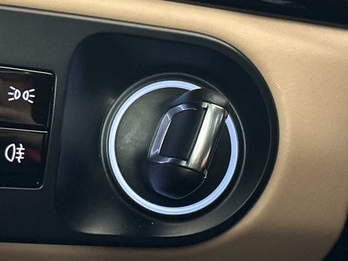 Used 2019 Porsche Cayenne image 23