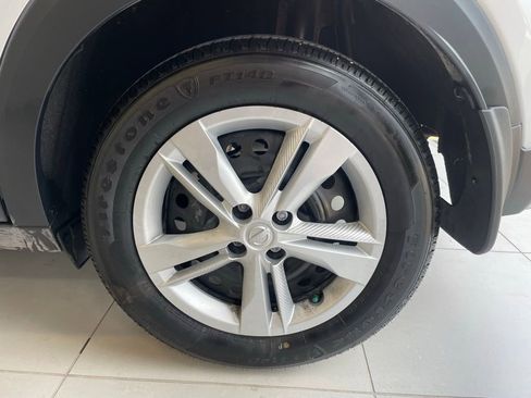 Certified 2025 Nissan Kicks Play S image 17