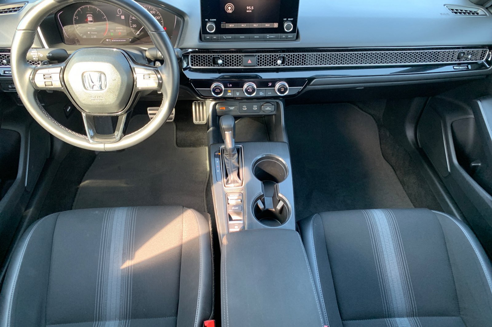 Used 2025 Honda Civic Sport image 17