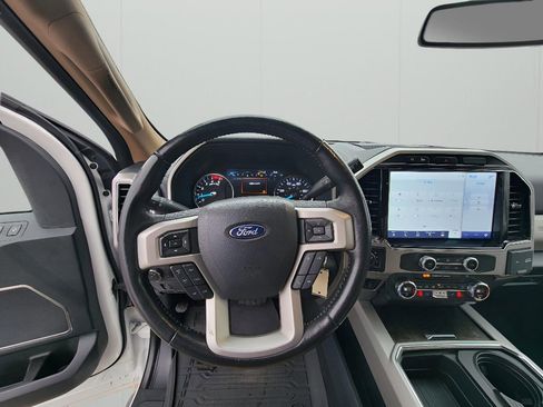 Used 2022 Ford F350 Lariat w/ Chrome Package image 14