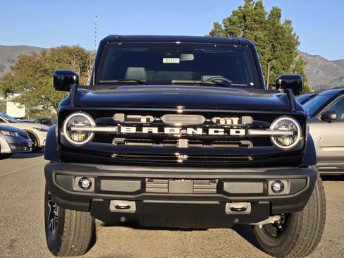 New 2025 Ford Bronco Outer Banks image 3