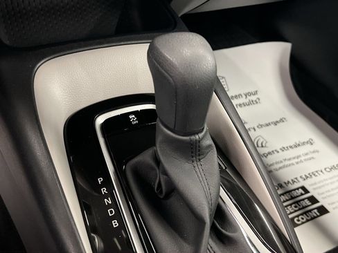 Used 2025 Toyota Corolla LE FWD image 18