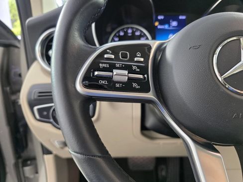 Certified 2022 Mercedes-Benz GLC 300 image 19