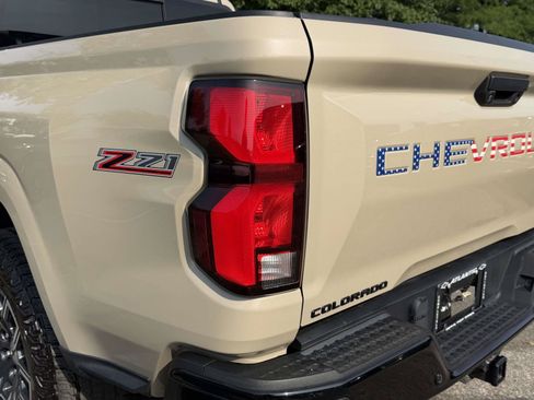 Certified 2023 Chevrolet Colorado Z71 w/ Z71 Convenience Package 2 AWD/4WD image 7
