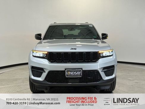 New 2025 Jeep Grand Cherokee Altitude AWD/4WD image 3