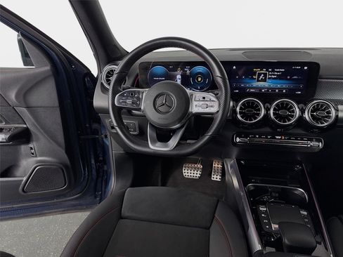 Used 2023 Mercedes-Benz GLB 250 w/ AMG Line image 24