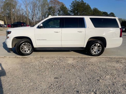 Used 2019 Chevrolet Suburban LT image 9