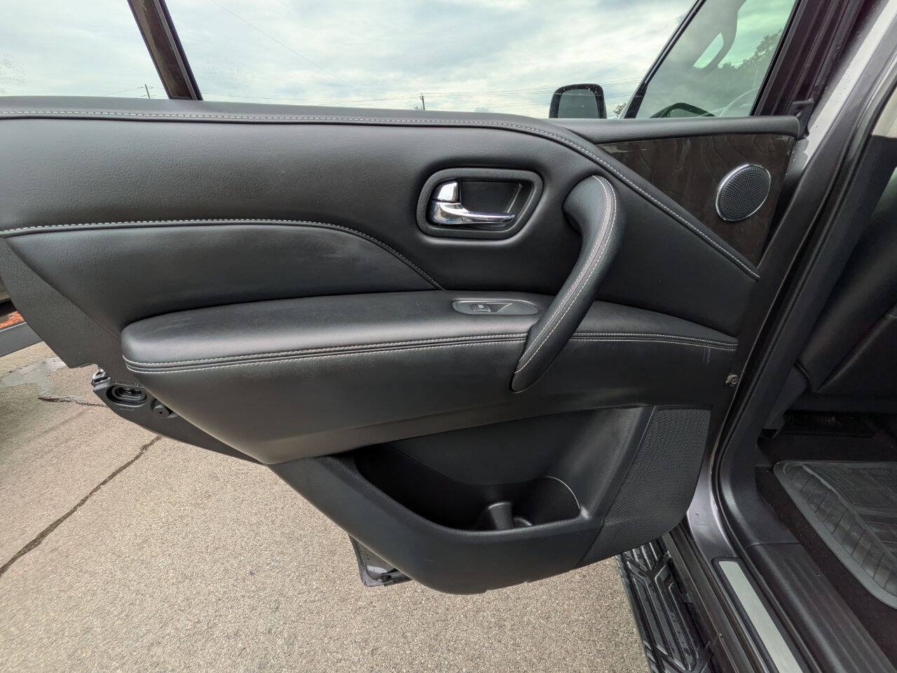 Used 2024 INFINITI QX80 Luxe AWD/4WD image 24