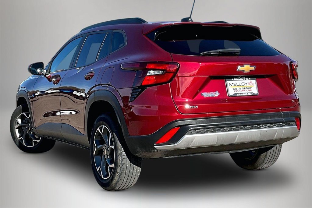 Used 2024 Chevrolet Trax LT FWD image 4