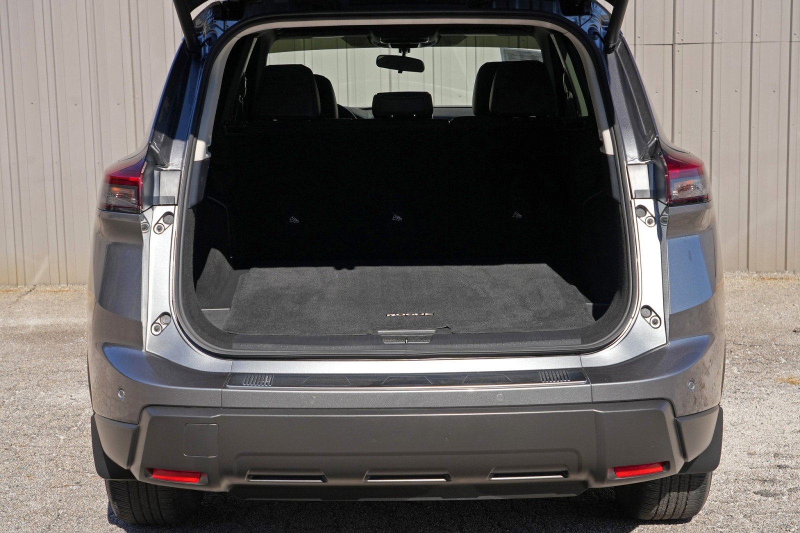 Used 2024 Nissan Rogue SV w/ SV Premium Package FWD image 9