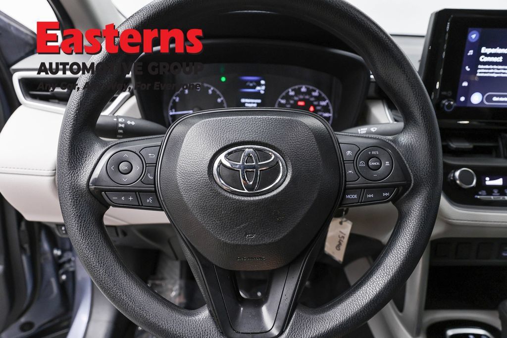 Used 2025 Toyota Corolla Cross L FWD image 10