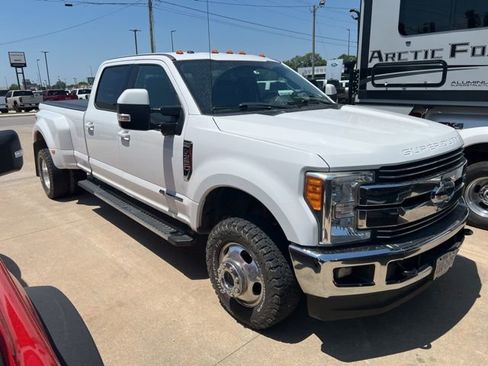 Used 2017 Ford F350 Lariat w/ Lariat Value Package AWD/4WD image 1