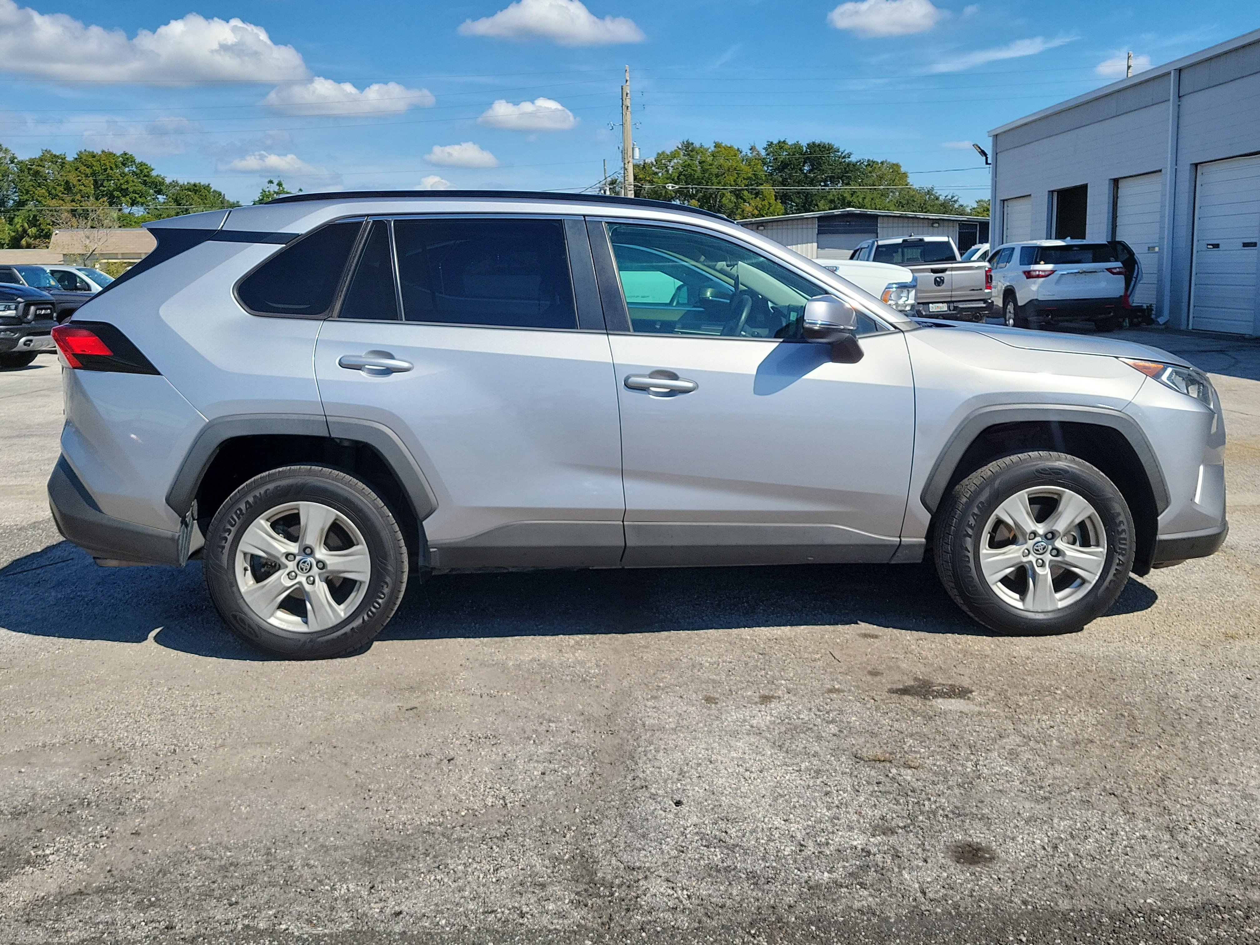 Used 2021 Toyota RAV4 XLE w/ Convenience Package FWD image 7