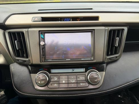 Used 2014 Toyota RAV4 XLE AWD/4WD image 16