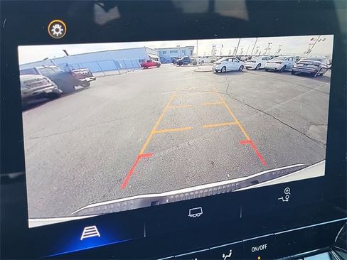 Used 2023 Chevrolet Colorado LT w/ LT Convenience Package image 14