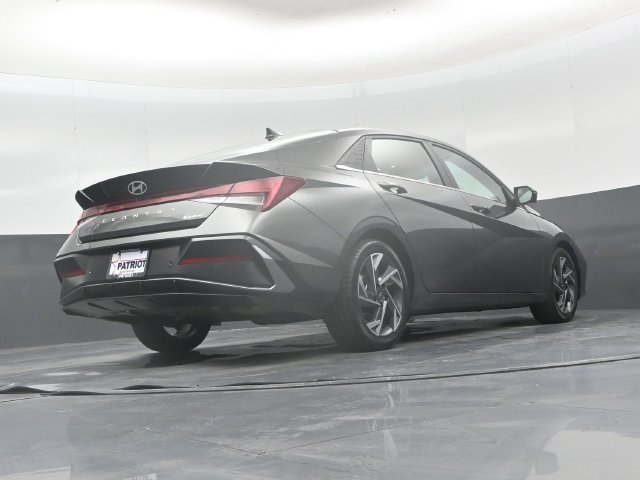 Used 2024 Hyundai Elantra Limited FWD image 41